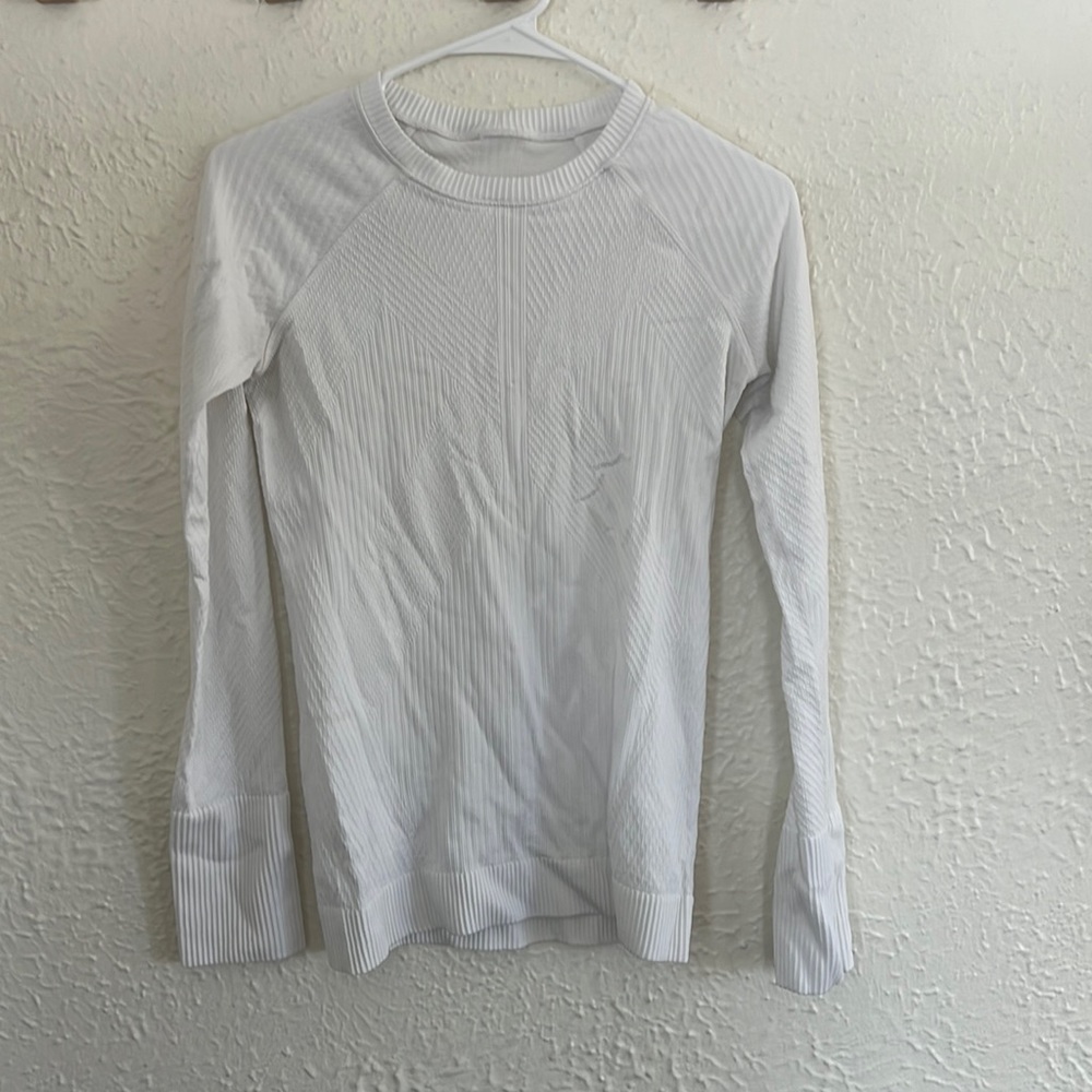 Lululemon white rest less pullover size 8- worn once!